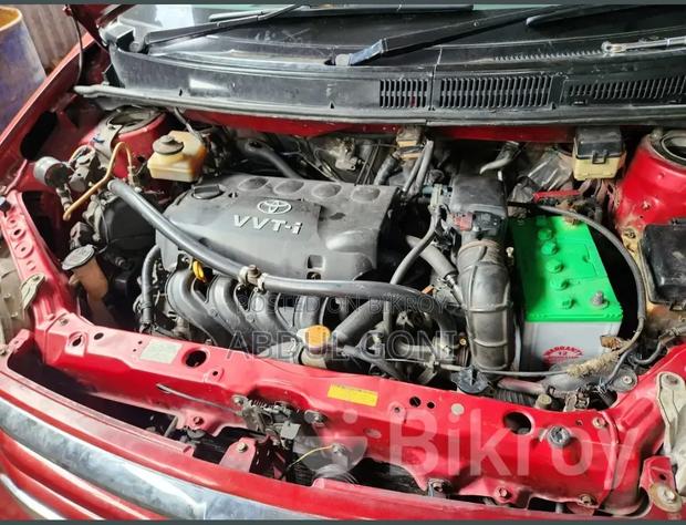 Toyota Raum 2006 Maroon