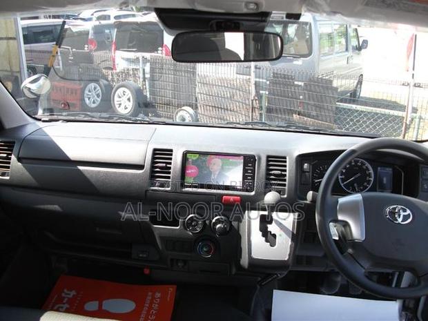 Toyota HiAce 2021 Silver