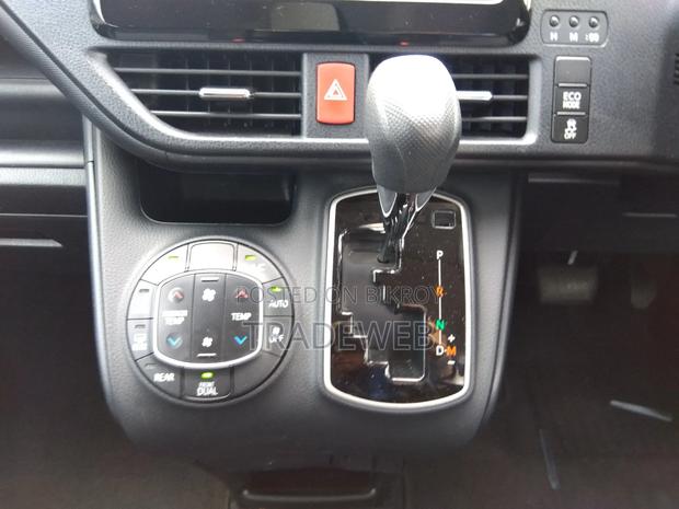 Toyota Noah 2020 Pearl