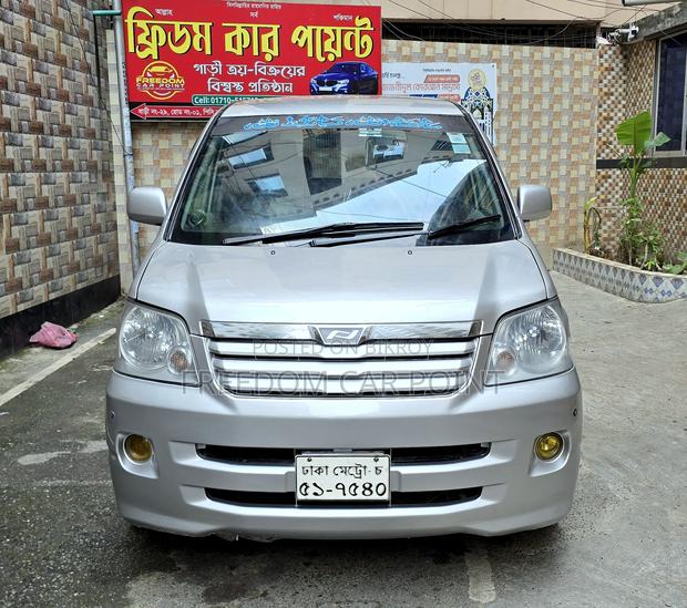Toyota Noah 2002 Silver