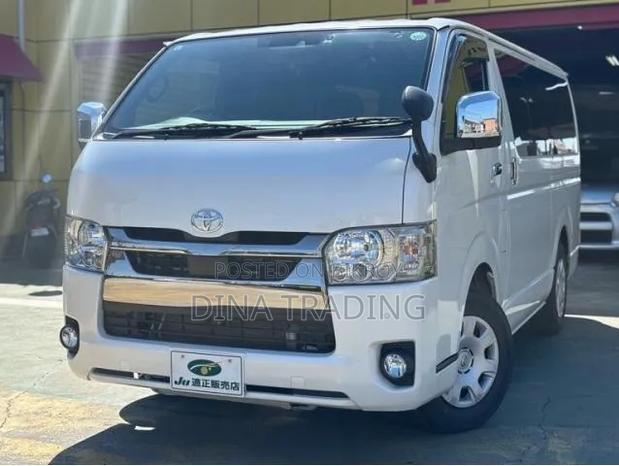 Toyota HiAce 2021 Pearl