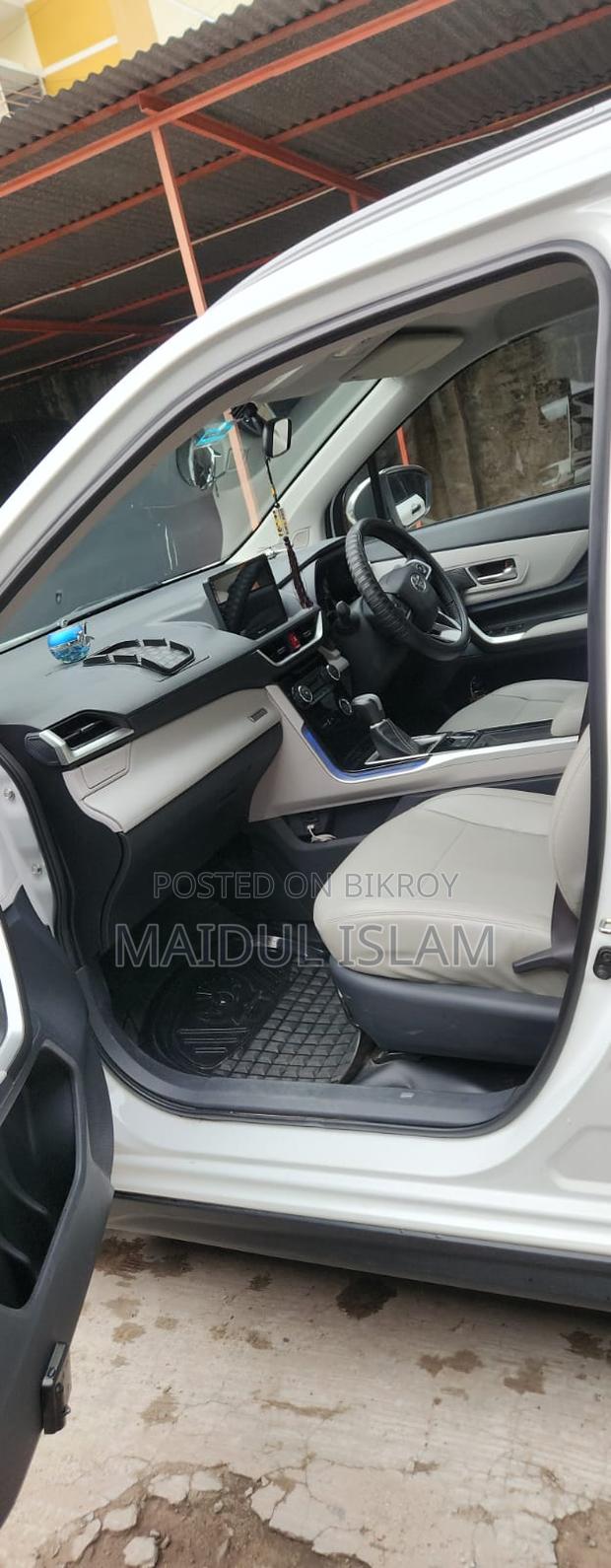 New Toyota Veloz 1.5 CVT FWD 2022 White