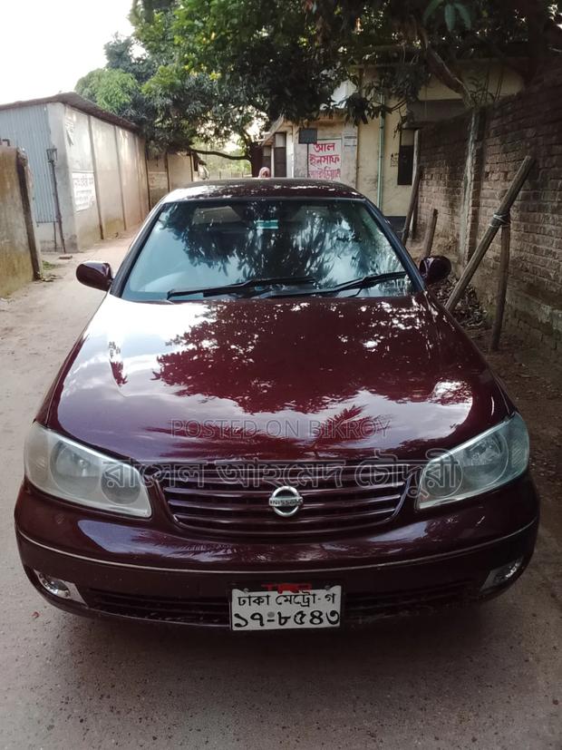 Nissan Sunny 2005 Red