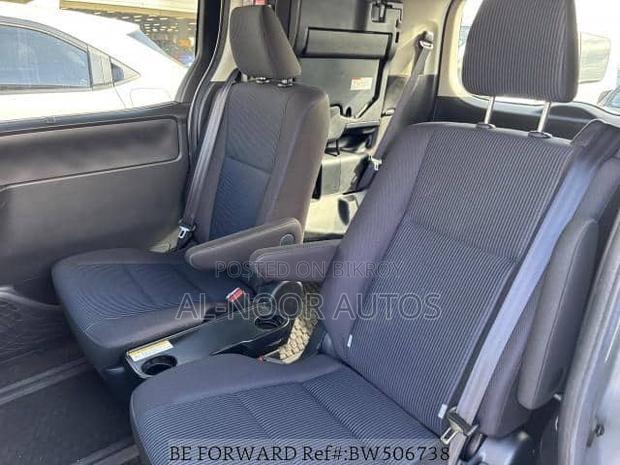 Toyota Noah 2021 Silver