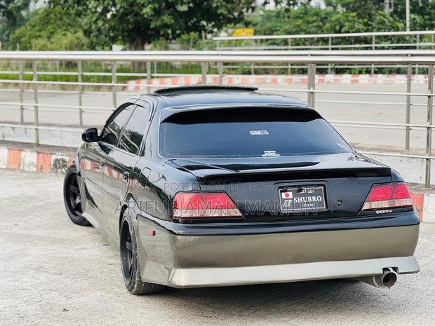 Toyota Cresta 2002 Black