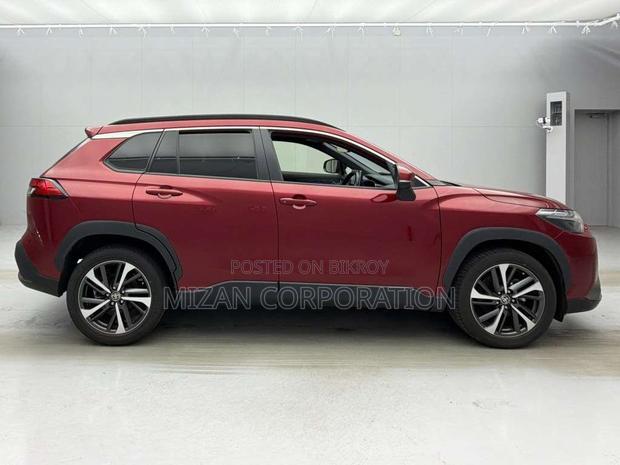 Toyota Corolla Cross 1.8 Hybrid AWD 2021 Maroon