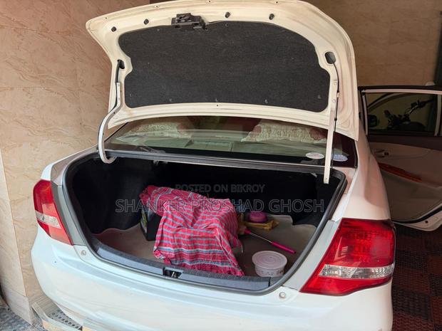 Toyota Axio 2010 Pearl