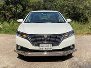 Toyota Premio 2018 Pearl for sale
