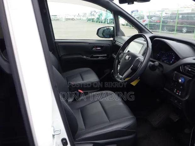 Toyota Esquire 2.0 AWD (7 Seater) 2020 Pearl