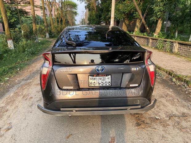 Toyota Prius 4dr Hatchback (1.8L 4cyl Gas/Electric Hybrid CVT) 2016