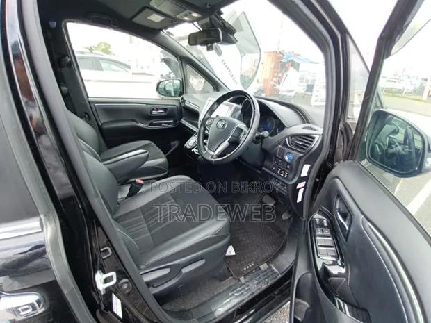 Toyota Esquire 2020 Black