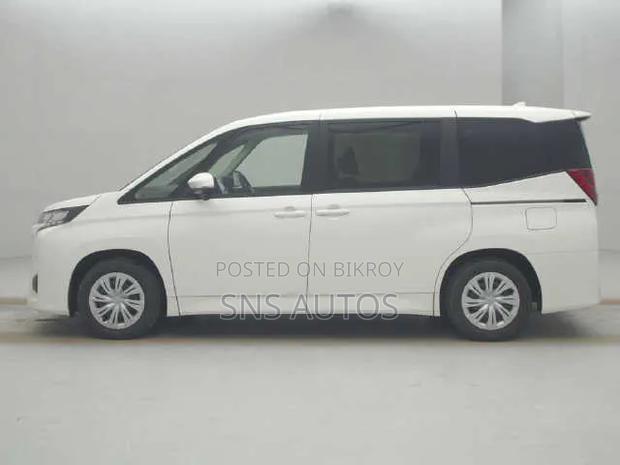 Toyota Noah 2022 Pearl