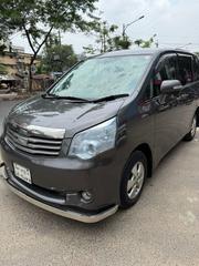 Toyota Noah 2010 Gray for sale