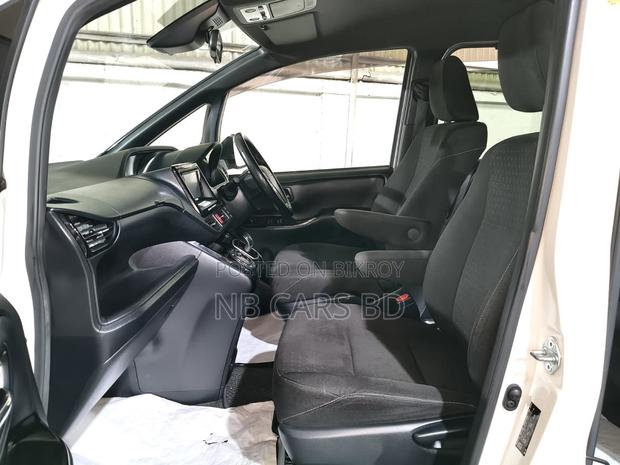 Toyota Voxy 2020 Pearl