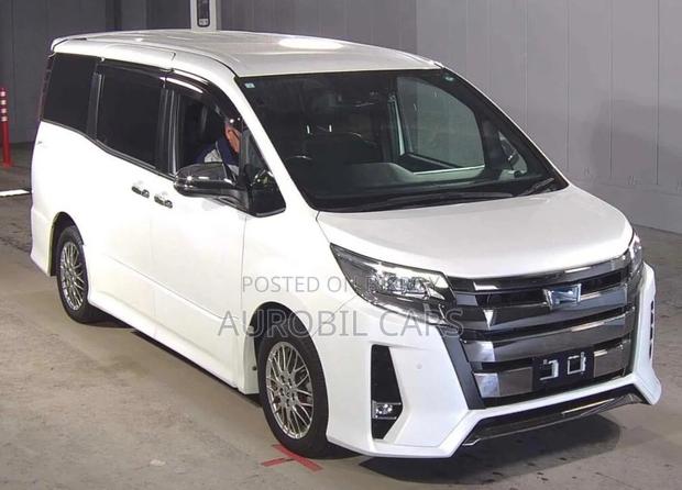 Toyota Noah 2021 Pearl