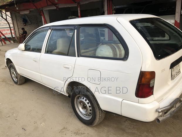 Toyota Corolla 1.5 Sedan 2002 White