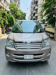 Toyota Noah 2.0 AWD (8 Seater) 2002 Beige for sale