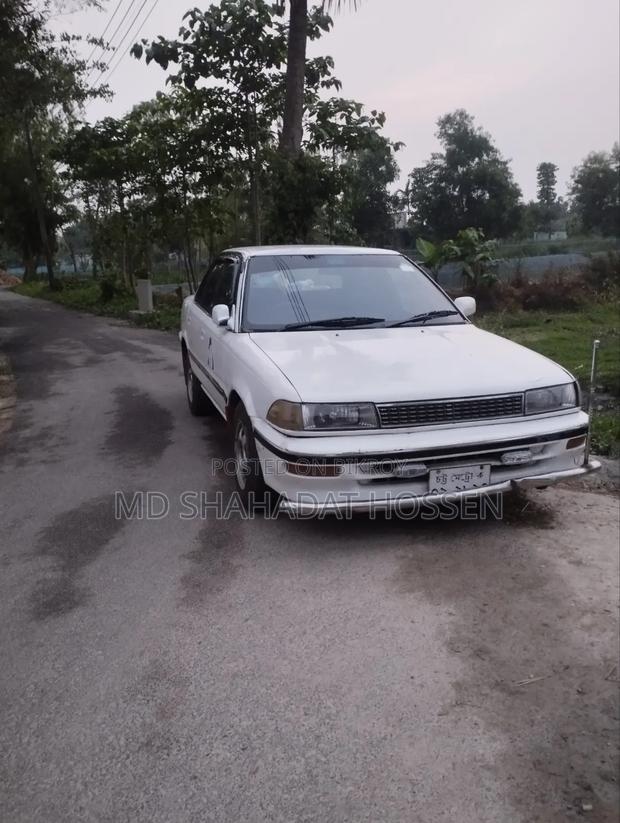 Toyota Corolla Sedan 1990 White