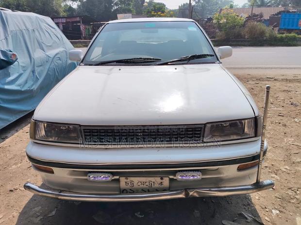 Toyota Corolla Sedan 1990 White