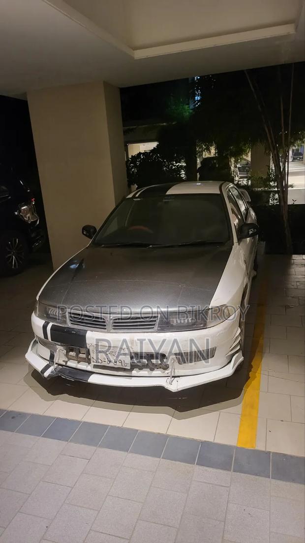 Mitsubishi Lancer 1998 White