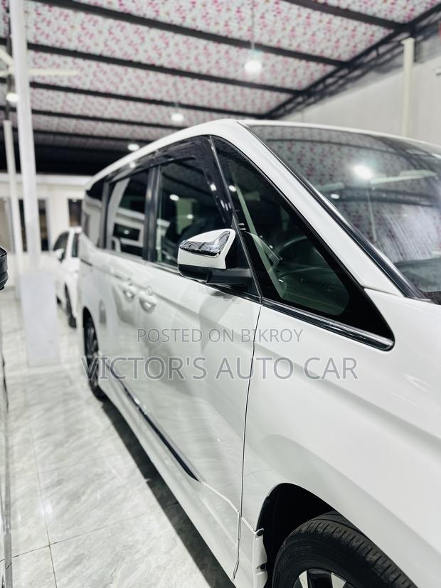 Toyota Noah 2023 Pearl