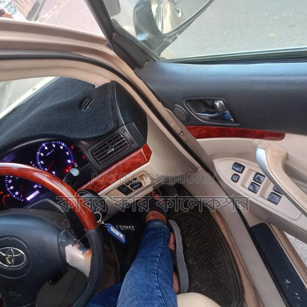 Toyota Premio 2004 Gold