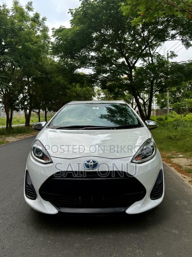 Toyota Aqua 2018 Pearl
