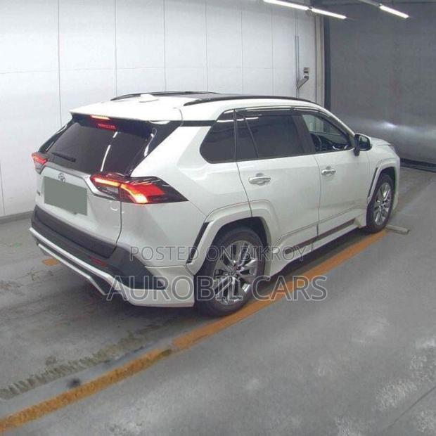 Toyota RAV4 2021 Pearl