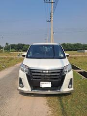 Toyota Noah 2.0 FWD (7 Seater) 2017 Pearl for sale