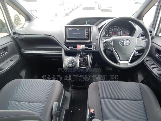 Toyota Noah 2.0 FWD (8 Seater) 2021 Pearl