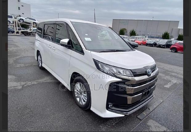 Toyota Noah 2022 Pearl
