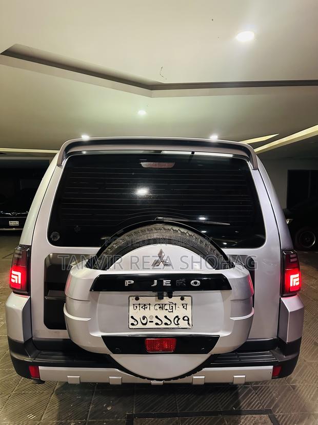 Mitsubishi Pajero Super Exceed 2006 Silver