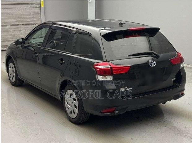 Toyota Corolla Fielder 2021 Black