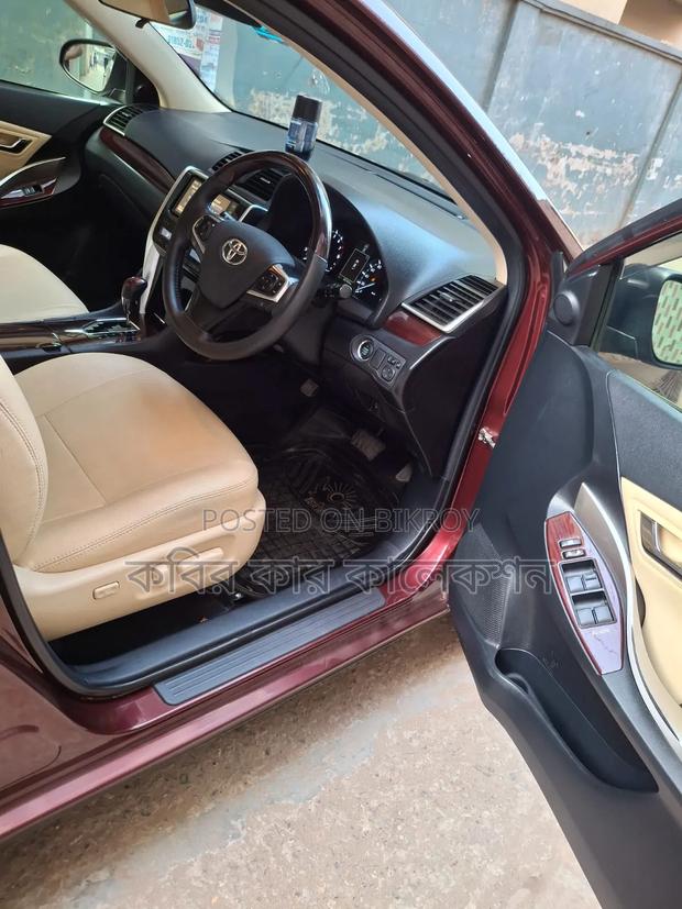 Toyota Premio 2018 Maroon