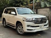 Toyota Land Cruiser 4.5 V8 VXR 2019 Pearl for sale