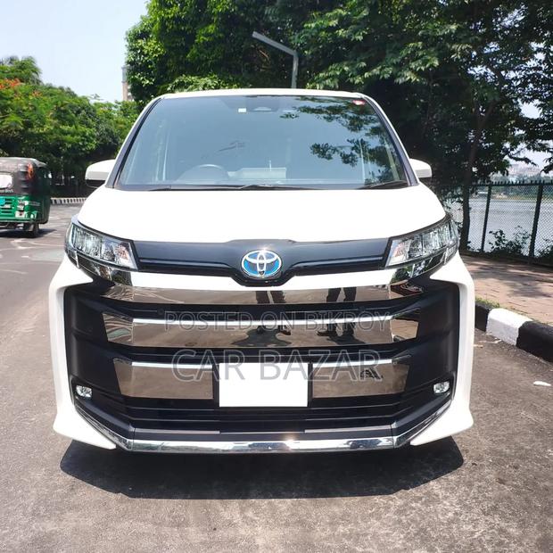 Toyota Noah 2022 Pearl