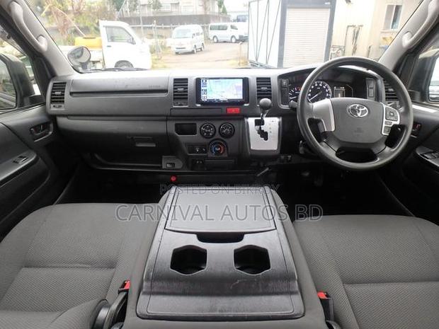 Toyota HiAce 2021 Black