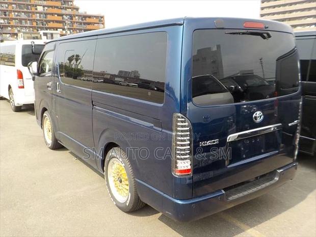 Toyota HiAce 2021 Blue