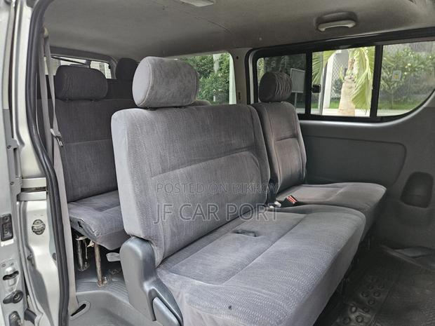Toyota HiAce 2010 Silver