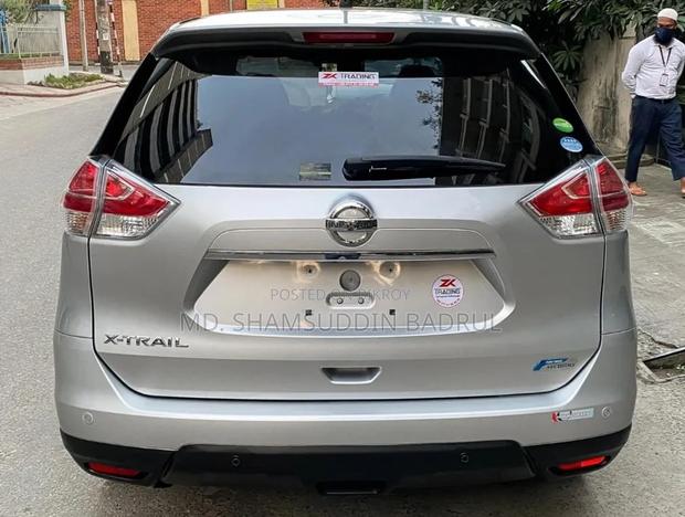 Nissan X-Trail 2.0 Hybrid FWD 2016 Silver