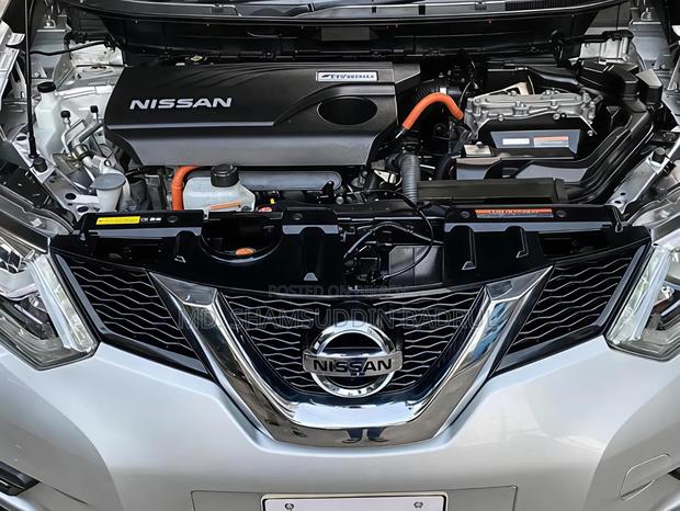 Nissan X-Trail 2.0 Hybrid FWD 2016 Silver