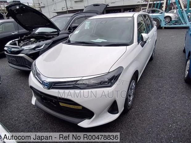 Toyota Corolla Fielder 1.5 Hybrid FWD 2023 White