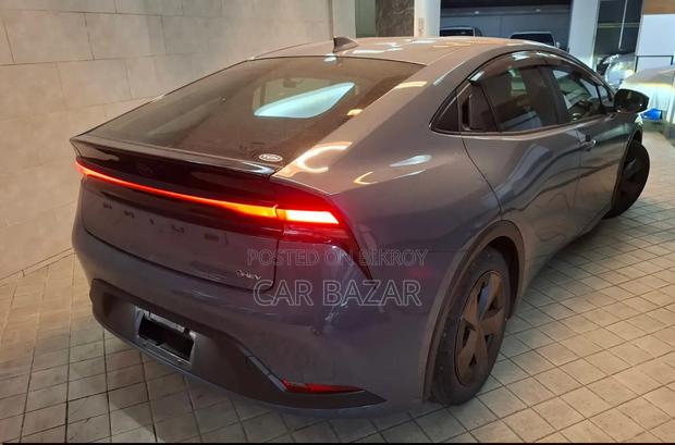 Toyota Prius Limited 2023 Gray