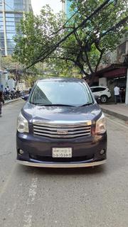Toyota Noah 2011 Gray for sale