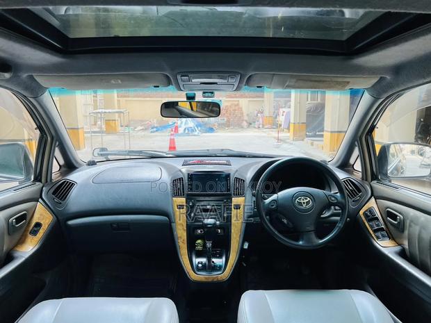 Toyota Harrier 3.0 V6 4WD 1999 Black