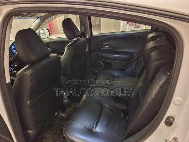 Honda Vezel 1.5 Hybrid 2WD 2014 Pearl