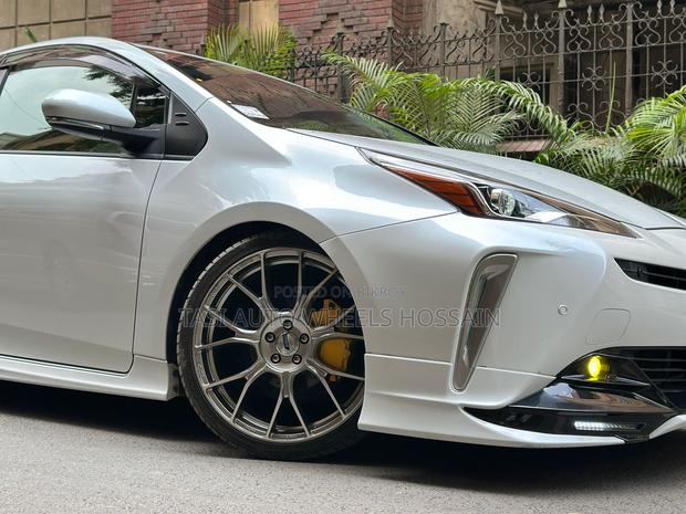 Toyota Prius Limited FWD 2020 White