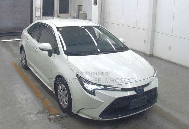 Toyota Corolla SE 2021 White