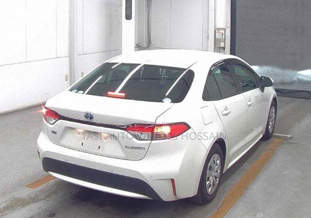 Toyota Corolla SE 2021 White