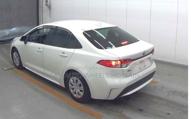 Toyota Corolla SE 2021 White